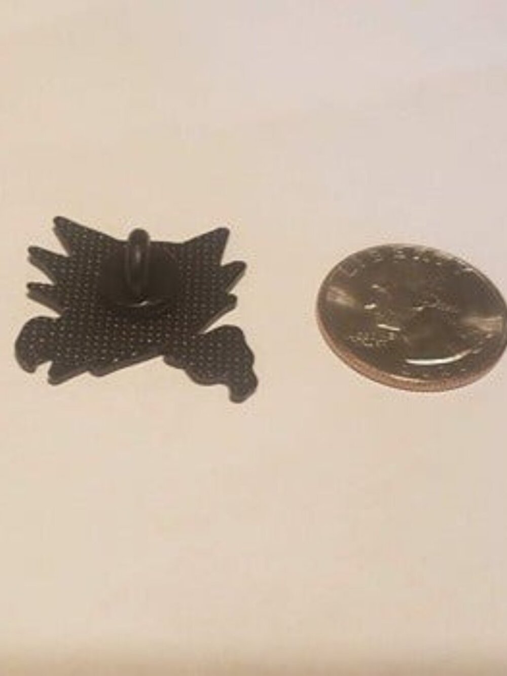 Glitter Haunter Pin: Pokémon Ghost Enamel Brooch - Picture 5 of 5